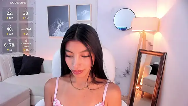 Tiffany Low online show from March 23, 2026, 3:38 pm