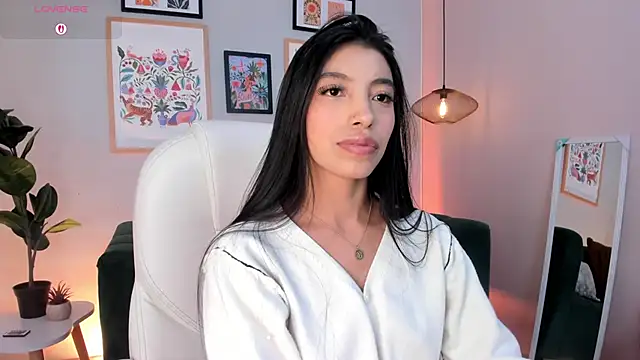 Tiffany Low online show from June 21, 2026, 4:53 pm