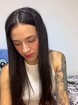 MiQeilaSweet online show from May 10, 2026, 12:49 am