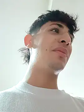 Snapshot of j_martony chatting on September 30, 2025, 2:22 pm j martony online show from September 30, 2025, 2:22 pm