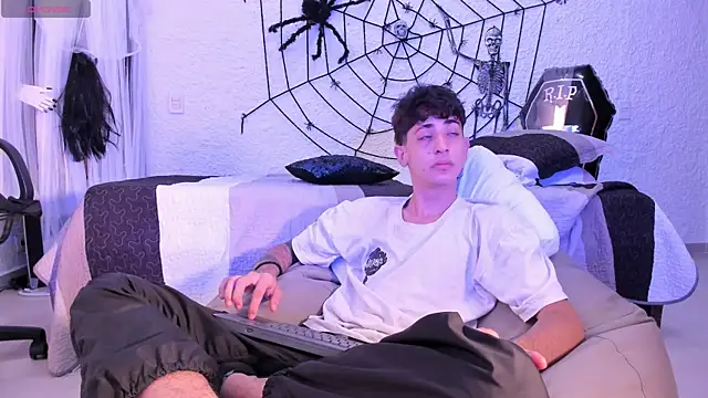 Snapshot of j_martony chatting on October 7, 2025, 12:02 pm j martony online show from October 7, 2025, 12:02 pm