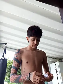 Snapshot of j_martony chatting on October 10, 2025, 4:17 pm j martony online show from October 10, 2025, 4:17 pm