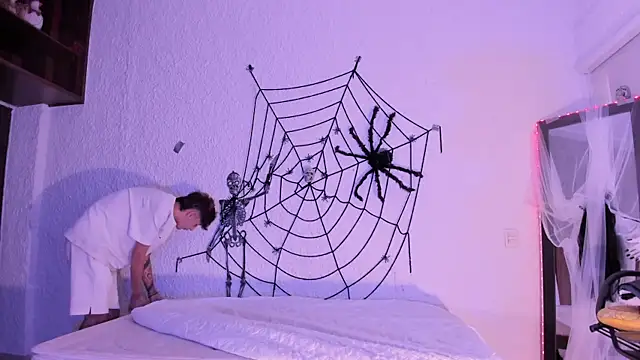 Snapshot of j_martony chatting on October 22, 2025, 12:05 pm j martony online show from October 22, 2025, 12:05 pm