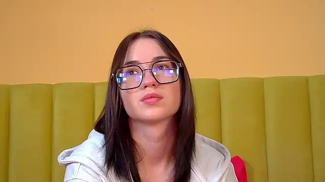 AnneAvery online show from October 12, 2025, 6:23 am