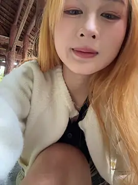 yuki june online show from November 21, 2025, 8:02 am