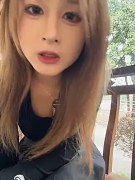 yuki june online show from March 5, 2026, 8:10 am