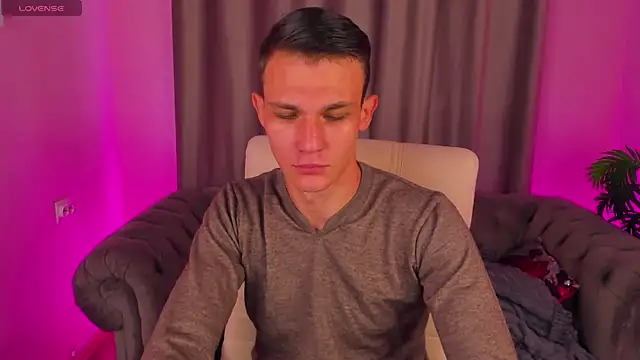 Snapshot of AdamGold01 chatting on September 23, 2025, 8:06 am AdamGold01 online show from September 23, 2025, 8:06 am