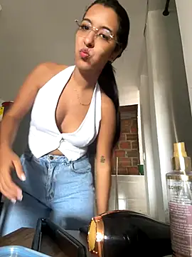 Valerygomez02 online show from October 17, 2025, 7:16 pm