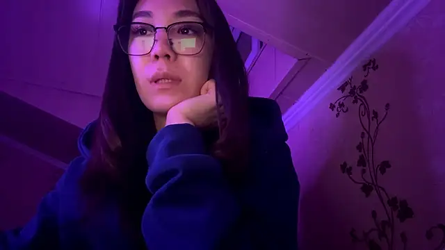 Snapshot of marry_dreams chatting on October 17, 2025, 1:57 pm marry dreams online show from October 17, 2025, 1:57 pm