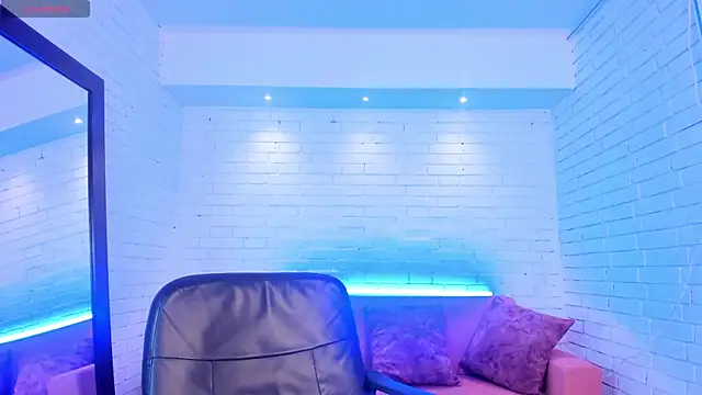 Snapshot of Megancoxx chatting on October 22, 2025, 10:48 am Megancoxx online show from October 22, 2025, 10:48 am