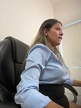 EMILIIA RICHTER   online show from August 5, 2026, 12:41 pm