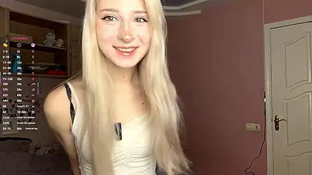 FridaAaberg online show from November 2, 2025, 6:49 am