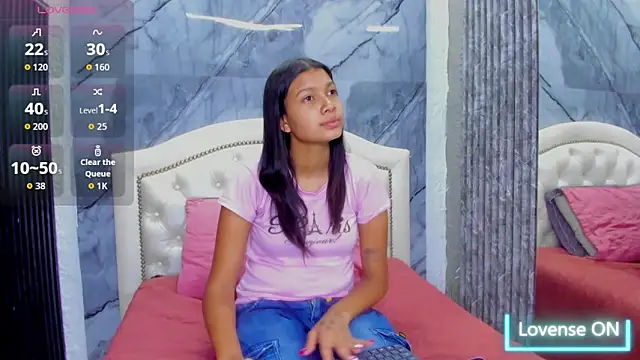 Selena fox01 online show from September 18, 2025, 11:56 am