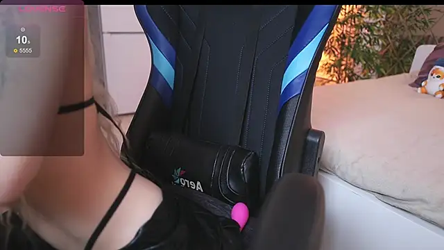 Snapshot of kissy_kissi chatting on October 20, 2025, 8:37 am kissy kissi online show from October 20, 2025, 8:37 am