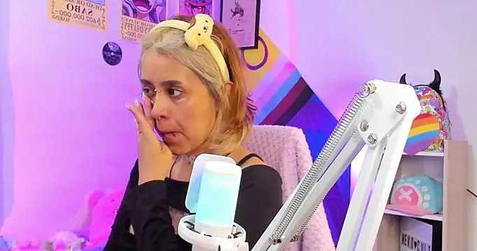 NekoWaifu online show from September 27, 2025, 1:27 pm