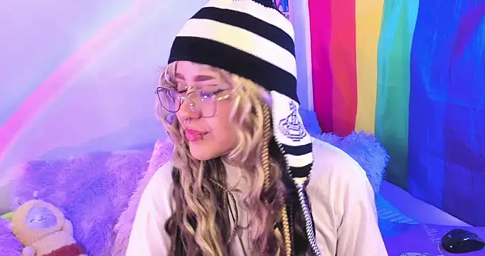 NekoWaifu online show from November 24, 2025, 1:22 pm