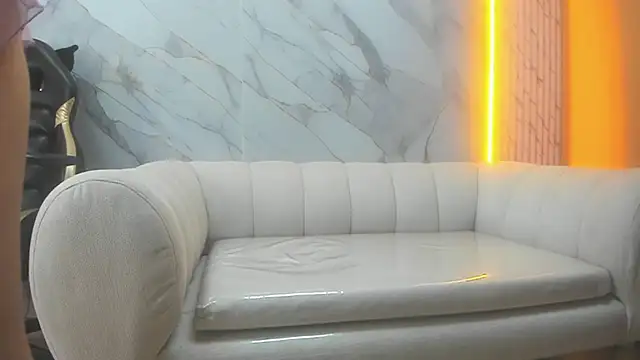Snapshot of Isabella_Blondetf chatting on September 17, 2025, 10:55 pm Isabella Blondetf online show from September 17, 2025, 10:55 pm