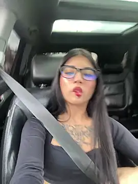 Snapshot of -Dannii- chatting on October 5, 2025, 9:24 pm -Dannii- online show from October 5, 2025, 9:24 pm