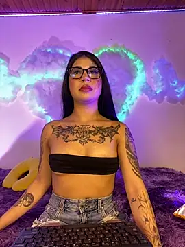 Snapshot of -Dannii- chatting on October 9, 2025, 9:57 pm -Dannii- online show from October 9, 2025, 9:57 pm