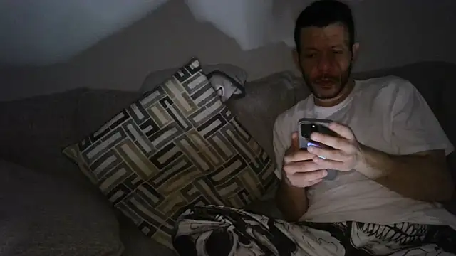 Snapshot of versatilevortex chatting on April 6, 2026, 3:48 am versatilevortex online show from April 6, 2026, 3:48 am