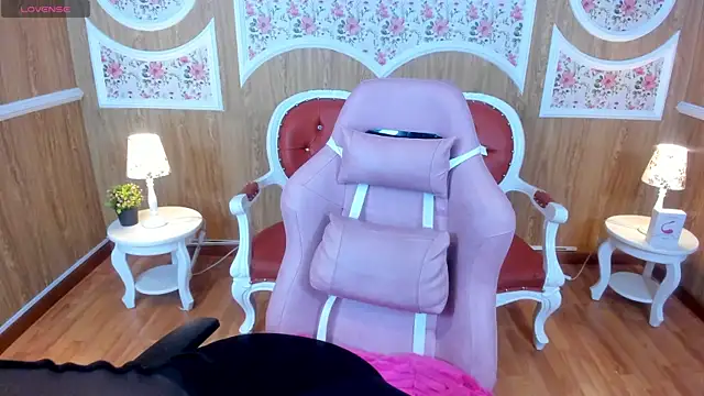 Snapshot of KonnyDesire chatting on October 19, 2025, 1:23 pm KonnyDesire online show from October 19, 2025, 1:23 pm