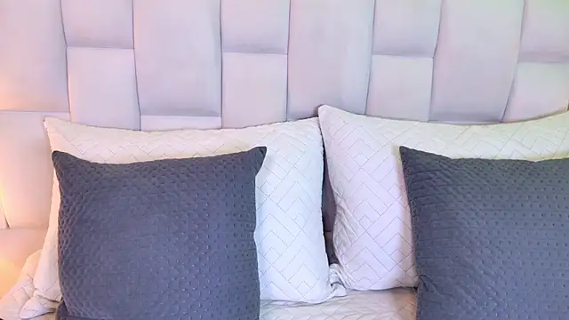 Snapshot of paulina_cano chatting on December 20, 2025, 7:43 pm paulina cano online show from December 20, 2025, 7:43 pm