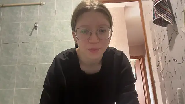 Snapshot of MargarettNewbie chatting on September 20, 2025, 4:57 am MargarettNewbie online show from September 20, 2025, 4:57 am