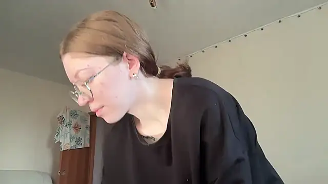 Snapshot of MargarettNewbie chatting on September 21, 2025, 4:14 am MargarettNewbie online show from September 21, 2025, 4:14 am