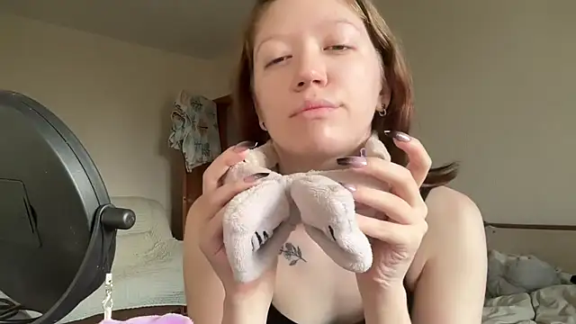 Snapshot of MargarettNewbie chatting on September 22, 2025, 4:03 am MargarettNewbie online show from September 22, 2025, 4:03 am