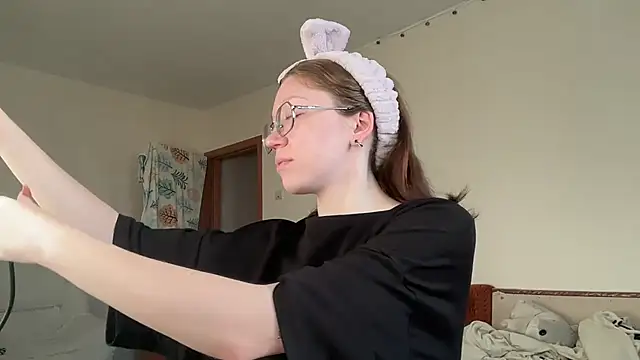 Snapshot of MargarettNewbie chatting on October 4, 2025, 4:21 am MargarettNewbie online show from October 4, 2025, 4:21 am