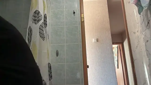 Snapshot of MargarettNewbie chatting on October 7, 2025, 4:09 am MargarettNewbie online show from October 7, 2025, 4:09 am