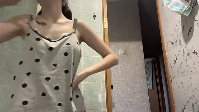 Snapshot of MargarettNewbie chatting on October 10, 2025, 4:11 am MargarettNewbie online show from October 10, 2025, 4:11 am