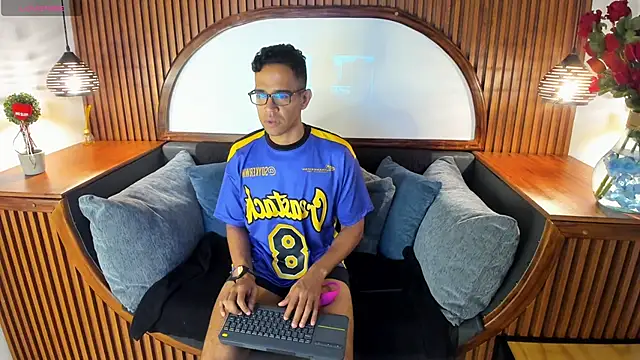 Snapshot of JacobDraven chatting on November 6, 2025, 3:40 am JacobDraven online show from November 6, 2025, 3:40 am