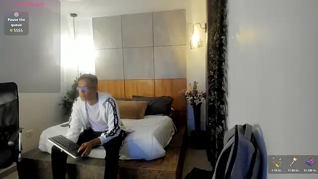 Snapshot of JacobDraven chatting on November 16, 2025, 3:34 am JacobDraven online show from November 16, 2025, 3:34 am