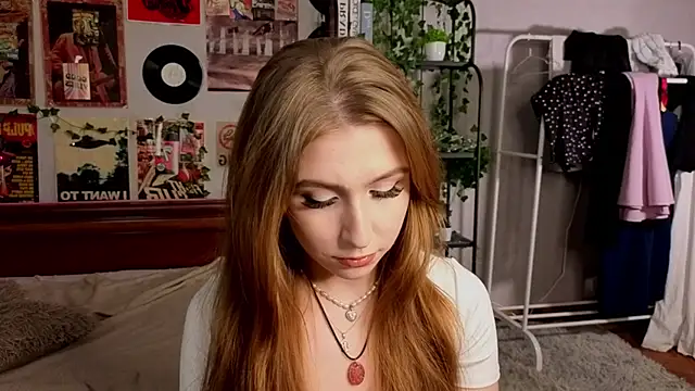 LinhStirna online show from October 6, 2025, 1:19 pm