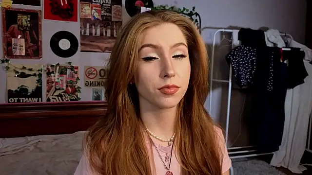 LinhStirna online show from October 7, 2025, 1:52 pm