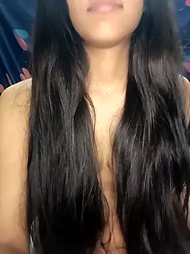 reetika6375 online show from November 16, 2025, 10:48 pm