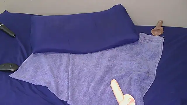 Serafynn online show from January 18, 2026, 11:52 pm