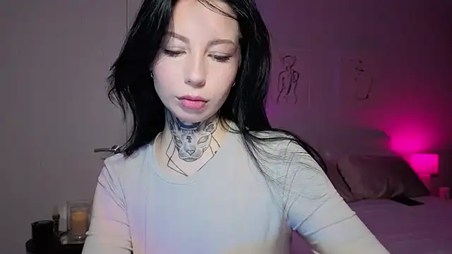 Snapshot of jeans-and-peach chatting on November 3, 2025, 10:53 pm jeans-and-peach online show from November 3, 2025, 10:53 pm