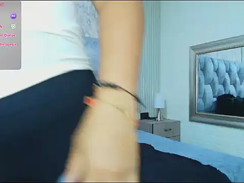 sofiagutierrez   online show from September 23, 2025, 2:47 am