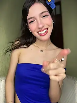 Emily-hottson online show from May 11, 2026, 3:45 am