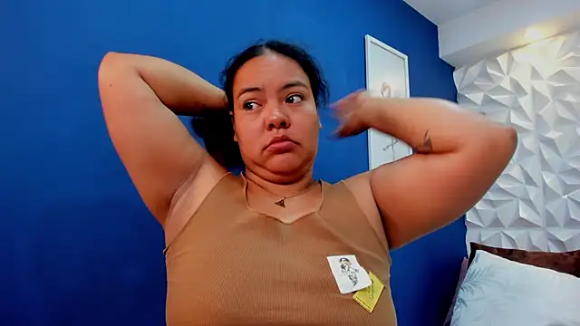 Snapshot of freya_cole_ chatting on October 24, 2025, 12:01 pm freya cole online show from October 24, 2025, 12:01 pm