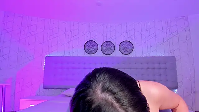 SofiaFontaiine online show from February 4, 2026, 4:51 am