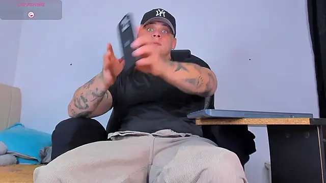 Snapshot of denis_munera chatting on October 3, 2025, 12:02 pm denis munera online show from October 3, 2025, 12:02 pm