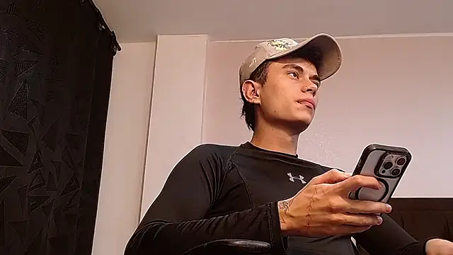 Snapshot of jaico_santos chatting on October 3, 2025, 10:40 pm jaico santos online show from October 3, 2025, 10:40 pm