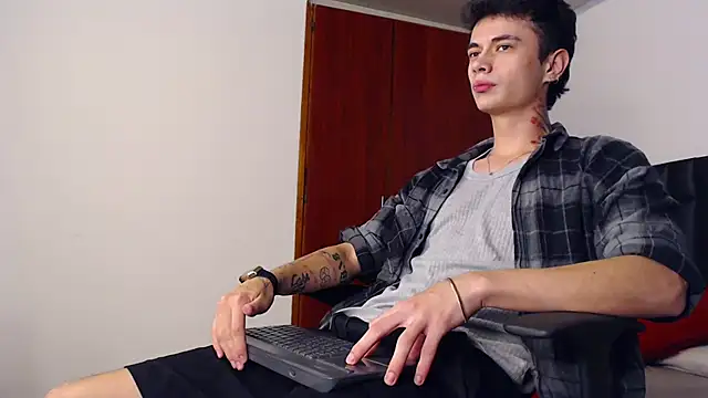 Snapshot of jaico_santos chatting on October 22, 2025, 10:53 pm jaico santos online show from October 22, 2025, 10:53 pm