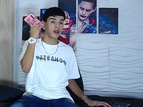 Snapshot of jhaason chatting on October 25, 2025, 10:26 pm jhaason online show from October 25, 2025, 10:26 pm