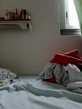 Snapshot of Mikaaa97 chatting on October 3, 2025, 7:05 am Mikaaa97 online show from October 3, 2025, 7:05 am