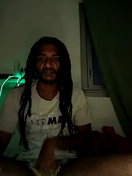 Snapshot of Mikaaa97 chatting on October 6, 2025, 12:30 am Mikaaa97 online show from October 6, 2025, 12:30 am