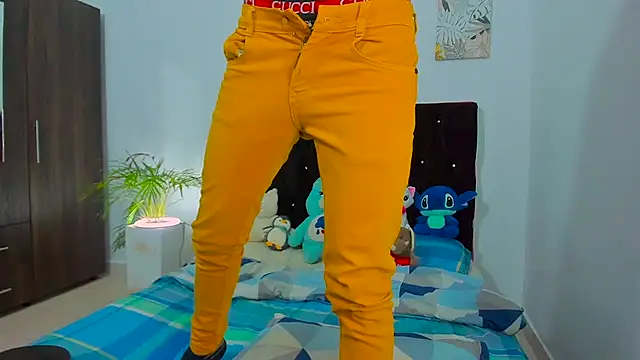 Zacktorres  online show from September 30, 2025, 11:10 pm